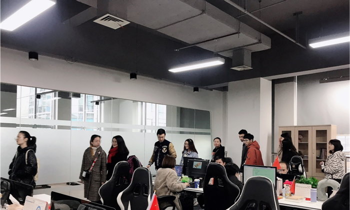 我院赴实习基地开展医药软件中期检查与见习交流，深化成都软件开发实践合作